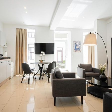 Chic Newly-Renovated Apartment Steps From Subway In Vienna'S Hernals District Buitenkant foto
