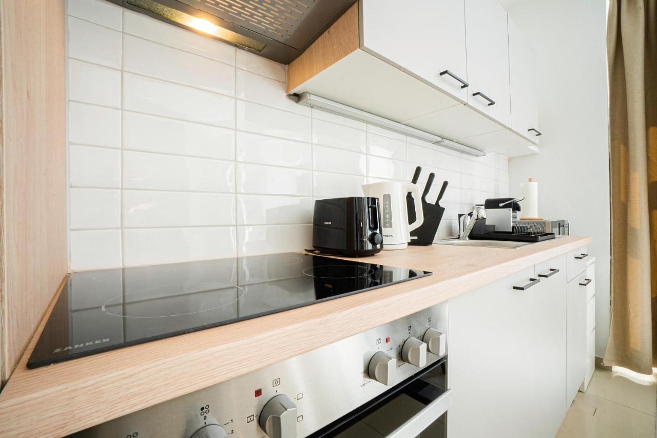 Chic Newly-Renovated Apartment Steps From Subway In Vienna'S Hernals District Buitenkant foto