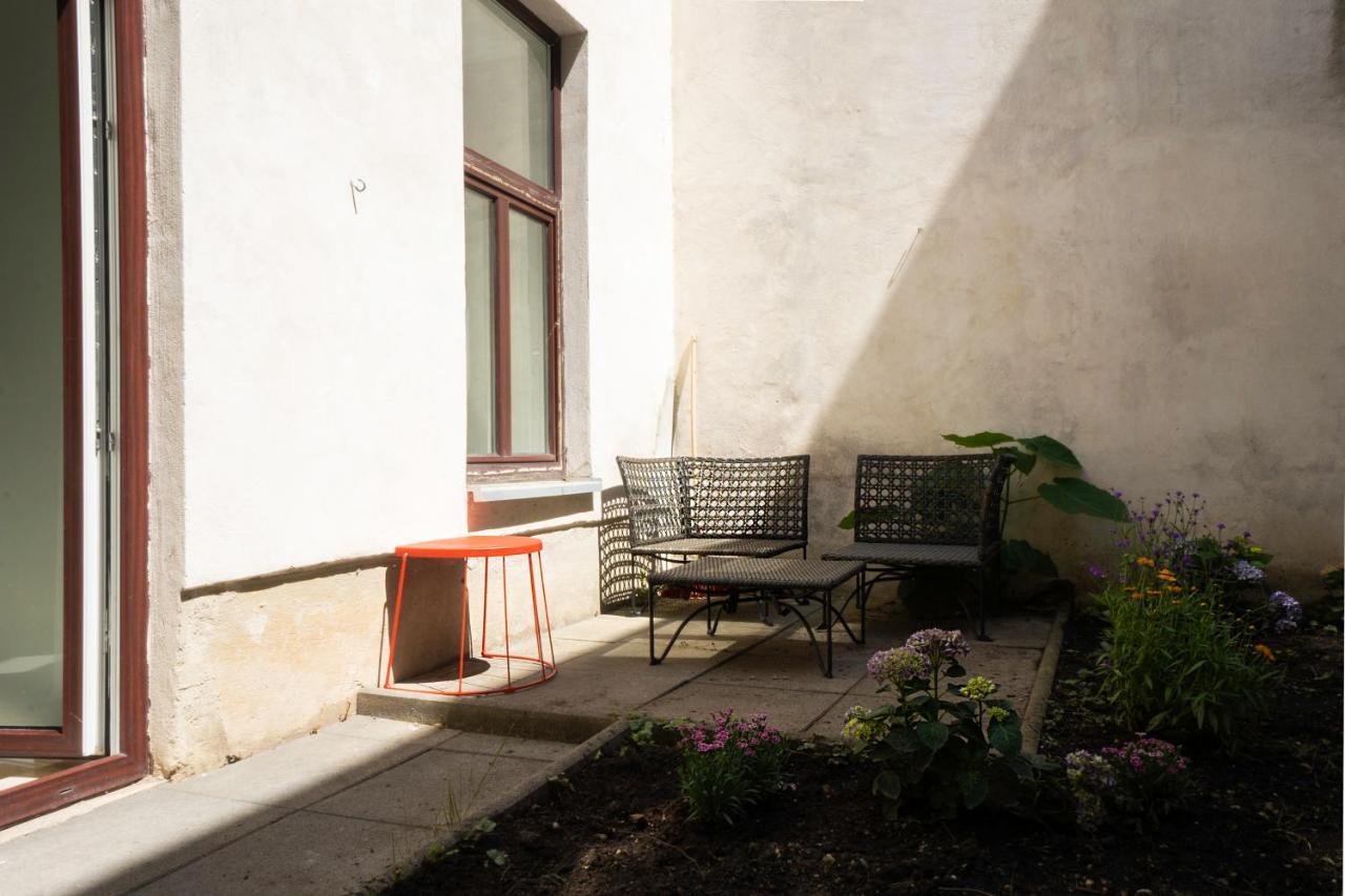 Chic Newly-Renovated Apartment Steps From Subway In Vienna'S Hernals District Buitenkant foto